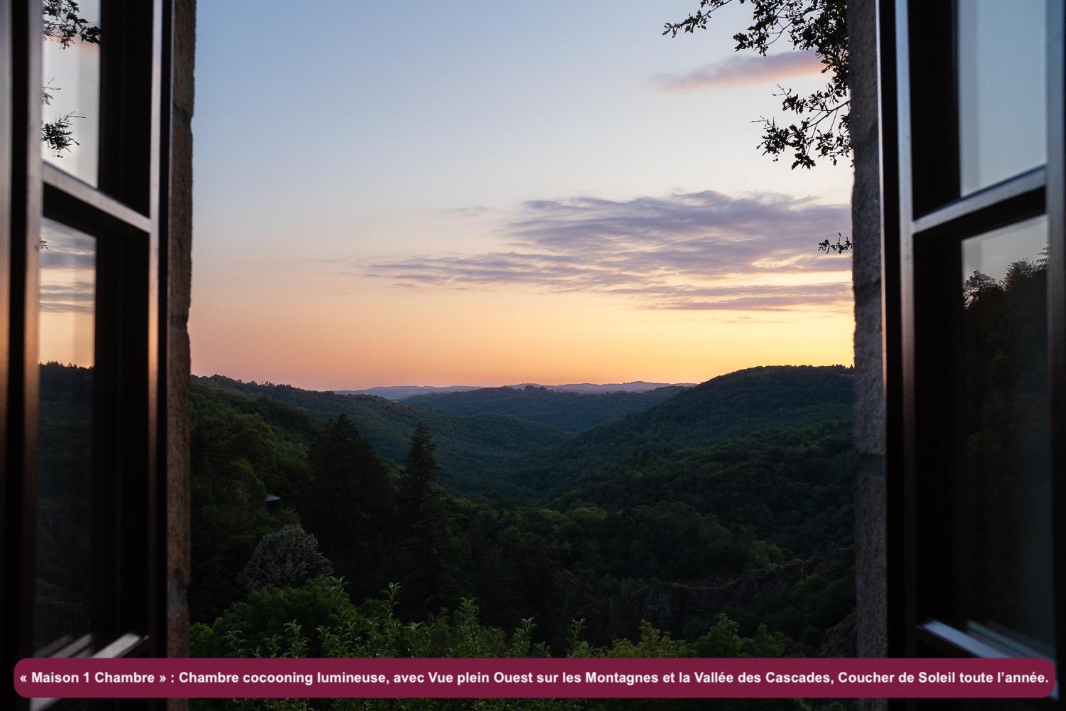 Le Chant Des Sources, Gites Et Chambres D'Hotes Avec Vue A Gimel-Les-Cascades Exterior foto