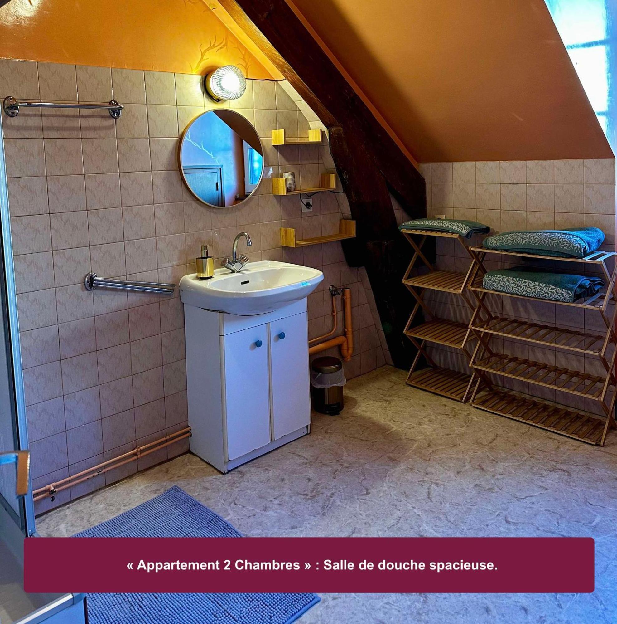 Le Chant Des Sources, Gites Et Chambres D'Hotes Avec Vue A Gimel-Les-Cascades Exterior foto